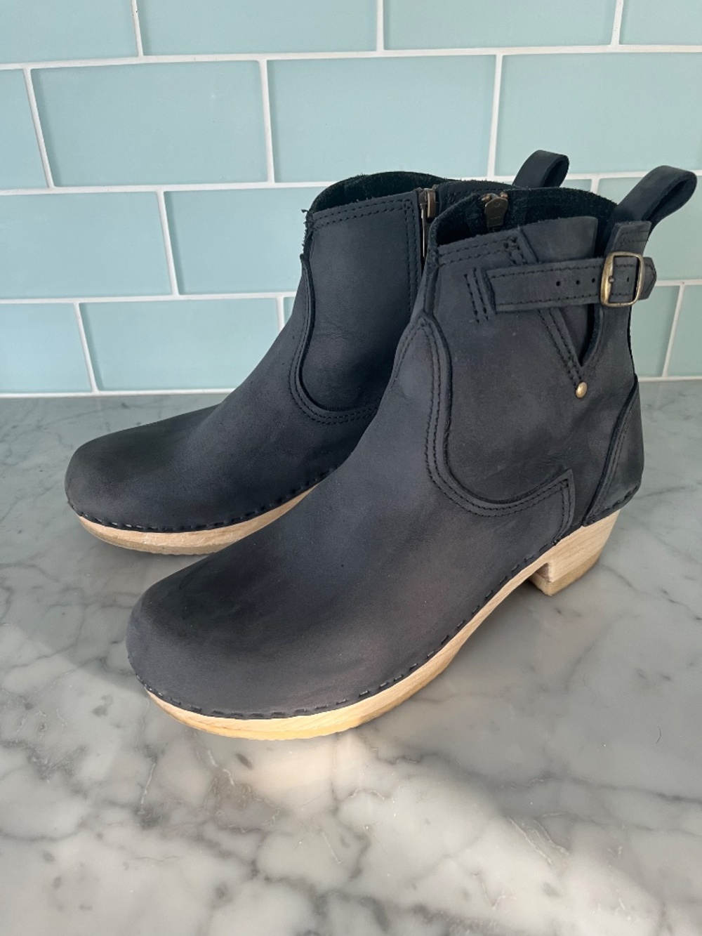 5" Leather Clog Buckle Boot on Mid Heel Base in Navy Blue, 41
